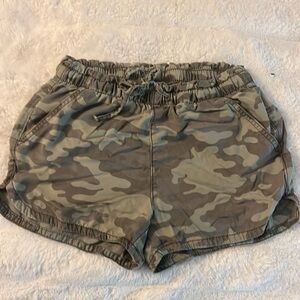 American Eagle outfitters. Camouflage shorts. Size small. Drawstring waist.